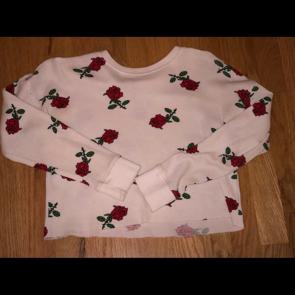 Forever 21 Rose slightly cropped long sleeve
